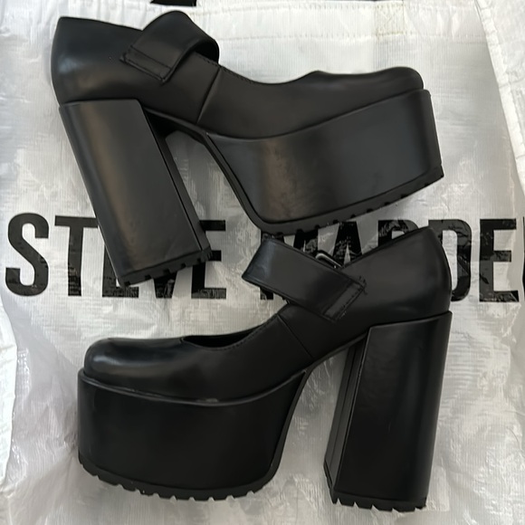 Steve Madden black Platforms - Picture 2 of 6